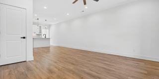 413 Lellyett Street Gallery 8