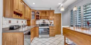 370 E Main Street Gallery 12