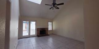 Single Story Home w/Pool in The Lakes! Gallery 16