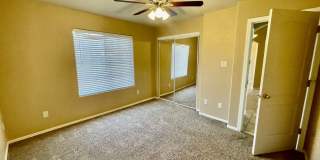 Pool Home in Victoria Meadows Gallery 14