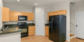 Lovely Home In A Excellent Location! 2 Bedrm 2.5 Bath in Arbor Reserve **PET FRIENDLY! & INTERNET INCLUDED** Gallery 12