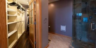 Luxurious multi-level penthouse condo - Flats Westbank Gallery 11