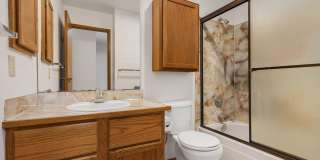 Beautifully Updated 2-Bedroom, 2-Bath Condo Near Downtown Kirkland Beautifully Updated 2-Bedroom, 2-Bath Condo Near Downtown Kirkland Gallery 11