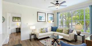 Grandeville at River Place Gallery 14