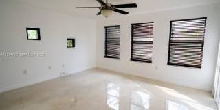 1622 NW 1st Ave Gallery 11