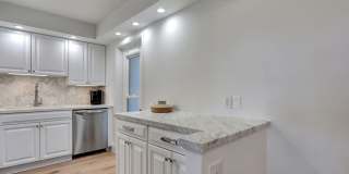 225 Beach Road Gallery 13
