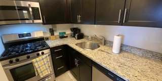 Luxury 2-Bedroom, 1.5-Bathroom Apartment - Pets Welcome! Heat/Hot Water Included Gallery 4