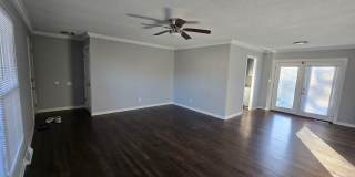 3 Bedroom Ranch with large fenced in backyard Gallery 5