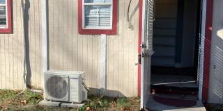 Efficiency Apartment Close to UNCA Gallery 1