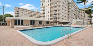 1050 Hillsboro Mile Gallery 28