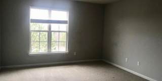 Room in 3 Bedroom Townhome at Dove Cottage Ln Gallery 7