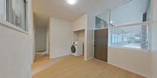 University Manor - Newly Renovated Units just a short walk from Campus! Gallery 70