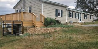 204 Maple Ave Gallery 1