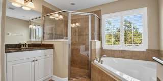 108 GOLFVIEW COURT Gallery 30