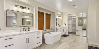 9572 E Mountain Spring Road Gallery 31