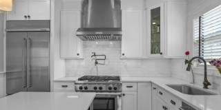 Modern Colonial Single-Family Home Gallery 5