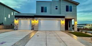 Beautiful Home in Desert Canyons Neighborhood Gallery 1