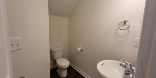 Room in 3 Bedroom Home at Guildford Hill Ln Gallery 8