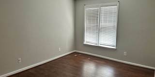 Adorable 2 Bedroom Condo! Gallery 13