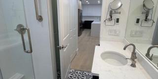 910 W Hallam Street unit: 12 Gallery 22