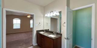 Viewable Now!  Small Pets Accepted! Gallery 32