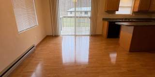 Large 2 Bedroom, 1 Bathroom Upper Duplex In Holmen Gallery 1