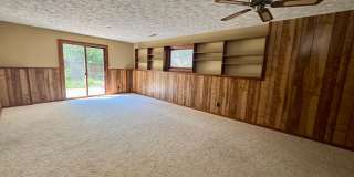 Beautiful walk-out house in SOUTH Lincoln Gallery 15