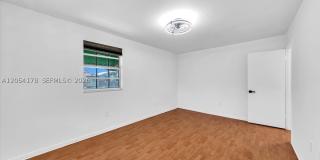 12370 SW 52nd St Gallery 36