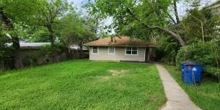 Top of the line 6 bed in West Campus!!! 1913!!! Gallery 3