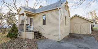 CLOSE TO BEAVERDALE!! 2 Bed, 1 Bath Home in Des Moines Gallery 1
