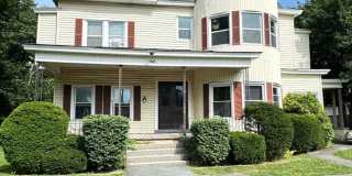 STUDIO APARTMENT WITH HEAT INCLUDED AVAILABLE NOW! Gallery 1