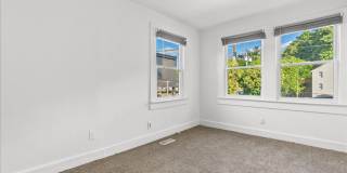 Room in 5 Bedroom Home at Carlton Ave Gallery 15