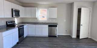 3br 2Ba 2-Story Home with fenced yard and garage Near Golf Course, Rotary Park Gallery 14