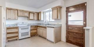 Updated in NE OKC for rent! Minutes to Broadway Extension/235 and Downtown! Gallery 10