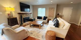 Beautifully Furnished 2 Bed/2.5 Bath Townhome in the Desirable Woodlands of La Jolla Gallery 6