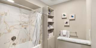 Top Floor Queen Anne Unit! (Beautiful views & 3 Parking Spaces) Gallery 21