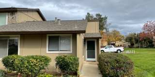 Remodeled end unit townhome-new kitchen, 2 car garage, in-unit laundry hookups, upgraded appliances Gallery 1