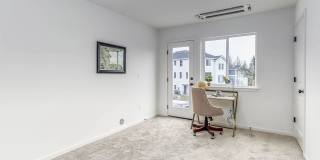 Beautiful, 2 bed, 2.5 bath townhouse in Silverdale Gallery 21