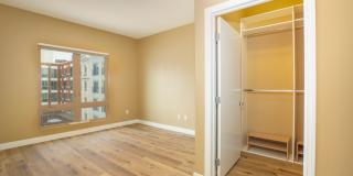 Stylish & Spacious Courtyard-Facing Condo in the Heart of Gaslamp Gallery 16