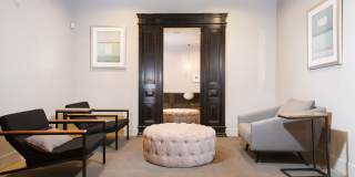 Nineteen 01 Gallery 32