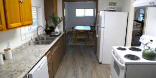 2bed/1bath with a shop Gallery 9