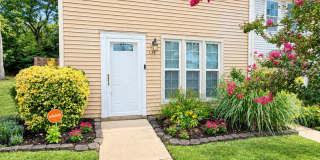 Spacious End-Unit Townhome with Fenced Yard Near APG & I-95 Gallery 1