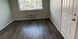 Amazing Renovated Apartments! Gallery 13