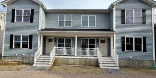 105 Oak Street Gallery 1