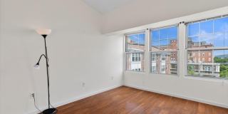 196 Crown Street Gallery 27