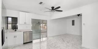 325 NW Rebecca Avenue Gallery 10