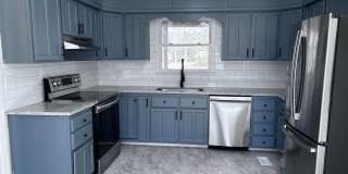 Spacious 4 Bed / 3 Bath with a large Fenced In Back Yard. Gallery 1