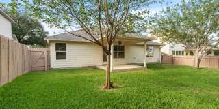 3 Bed, 2 Bath Home with Community Pool in Georgetown Gallery 37