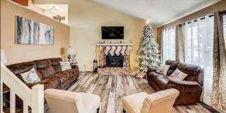 Huge room in a large shared home, private bathroom, great neighborhood, friendly roommates! Gallery 86