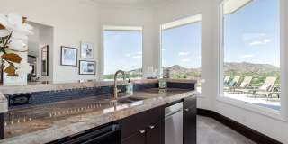 Stunning 7BR House in Camelback Canyon Gallery 27